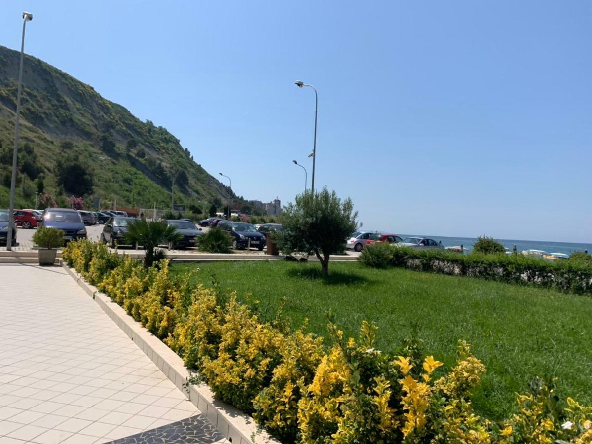 Hotel Ferrara Δυρράχιο Εξωτερικό φωτογραφία